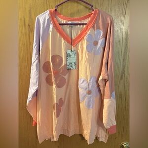 Sage & Fig size 2X Floral Peach and Lavender Women's Top, New with tags